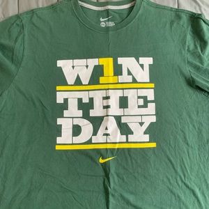 Mens Nike Regular Fit Shirt - Size XXL